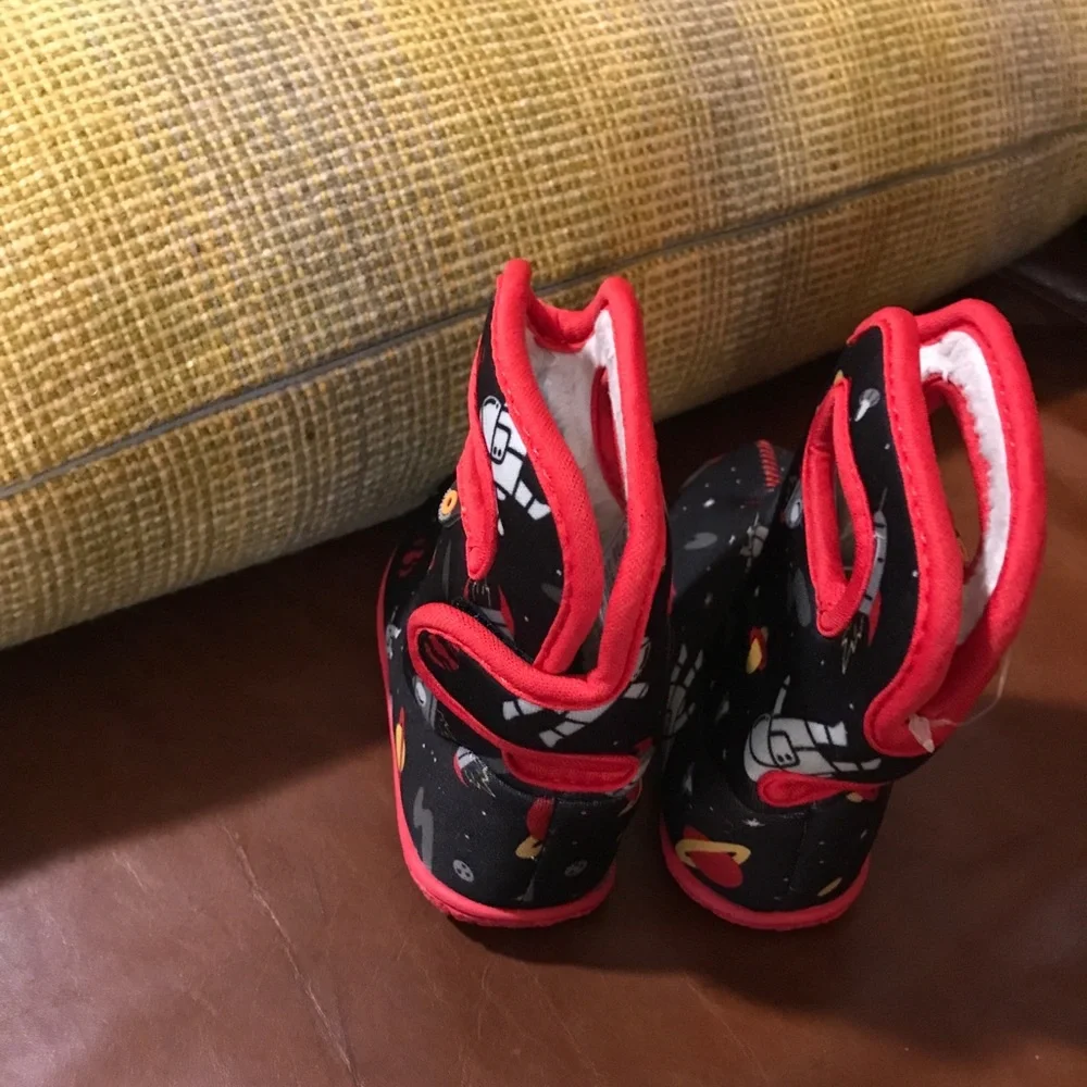 BOGS Youth's Stomper Winter Pull on Boot NWOT Size 5